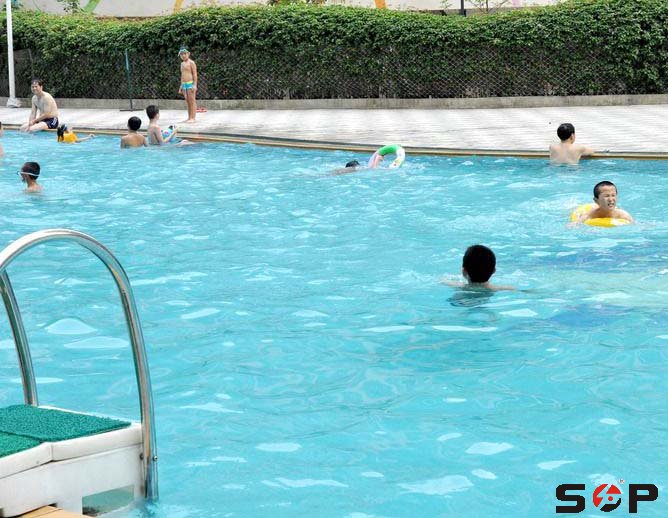 夏天游泳要特別注意泳池衛(wèi)生